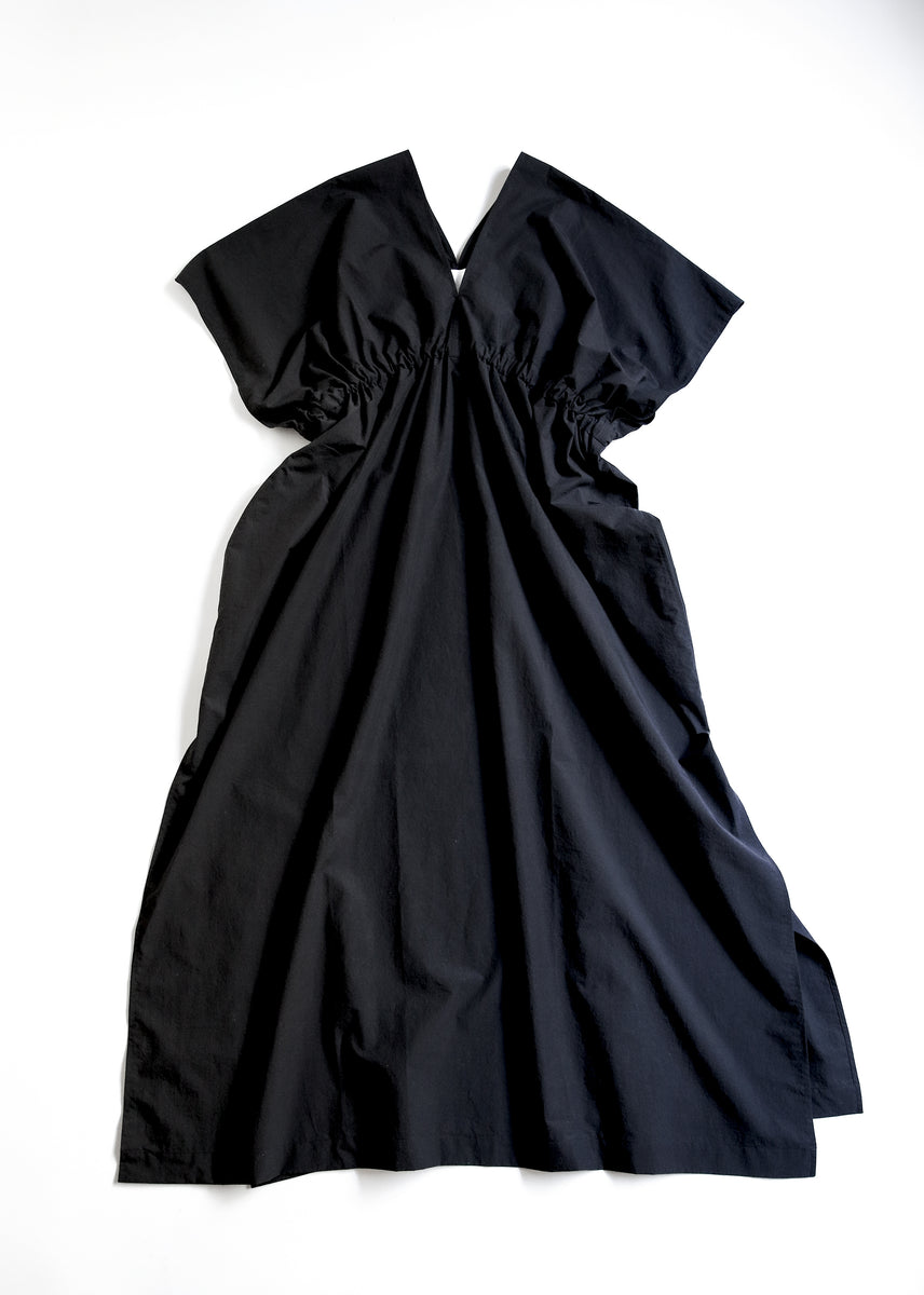 STANDARD / typewriter | NEO KAFTAN DRESS – アピスとドライブ