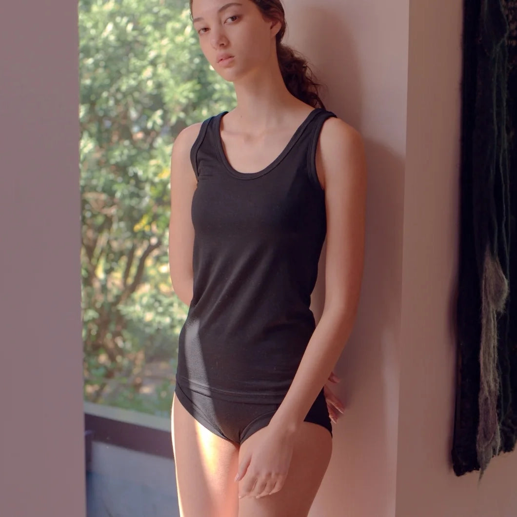 YARN メリノウール ブラキャミソール 紺色（M〜L） 楽なのにバストケア